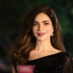 Pakistani stars praise Indian teenager.