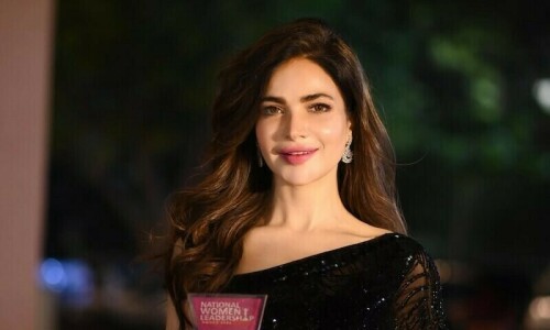 Pakistani stars praise Indian teenager.