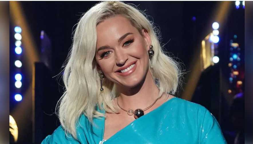 Katy Perry wardrobe malfunction